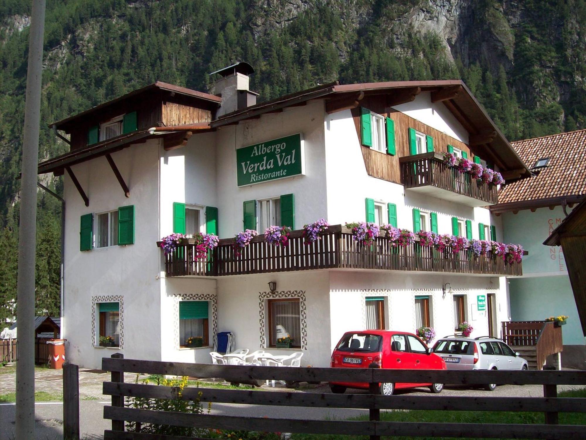 Verda Val Campitello di Fassa Esterno foto